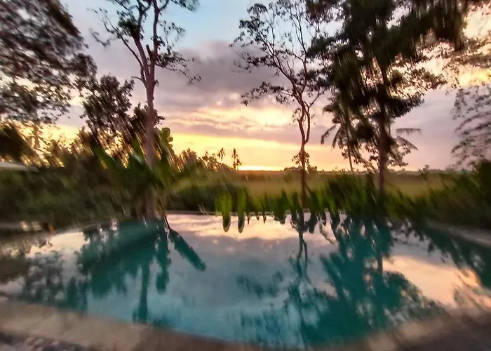 Uma Manyar Sunset * ウブド