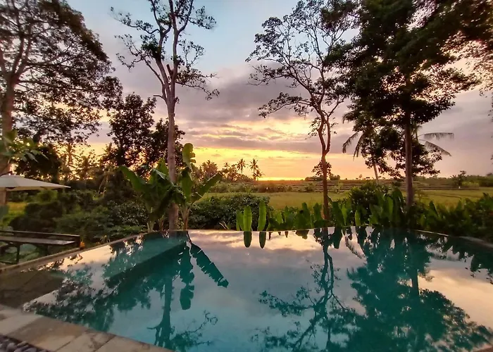 Uma Manyar Sunset